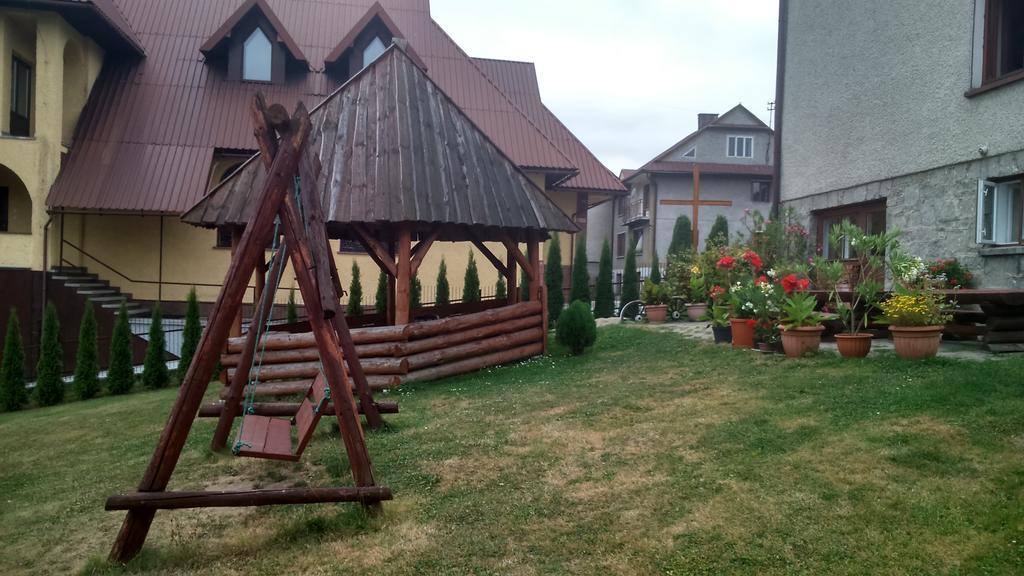 Pokoje Goscinne U Krysi Mizerna Esterno foto